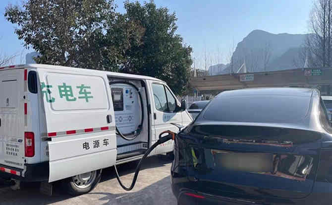 金平区汽车搭电